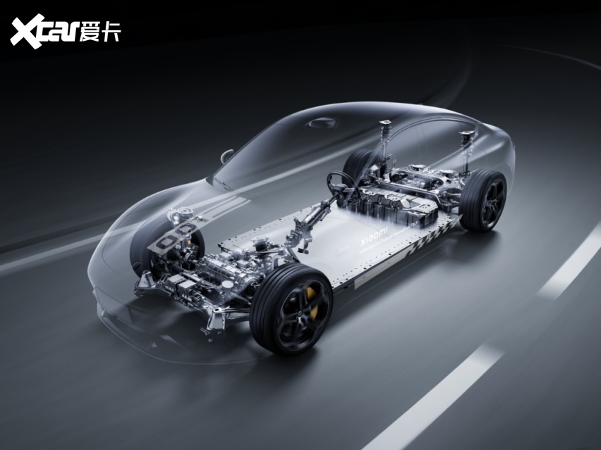 吉利新能源旗舰产品极氪9X和吉利银河V900也在此次冰雪体验嘉年华中以前沿科技、豪华空间等多重优势