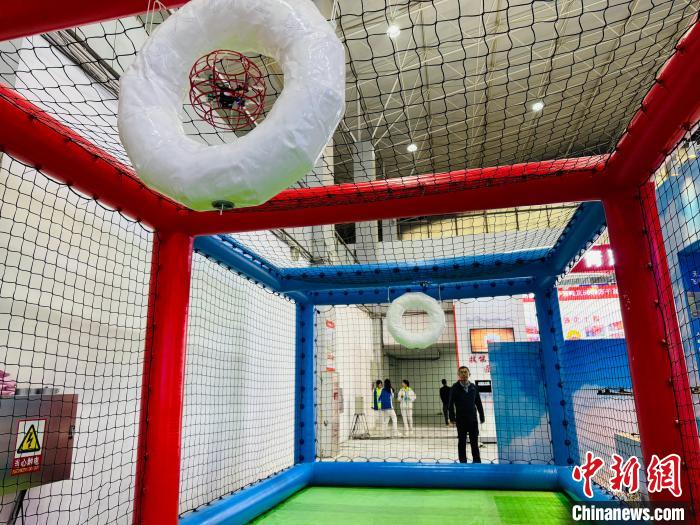 无人机足球在青海西宁职业技能大赛首次亮相，