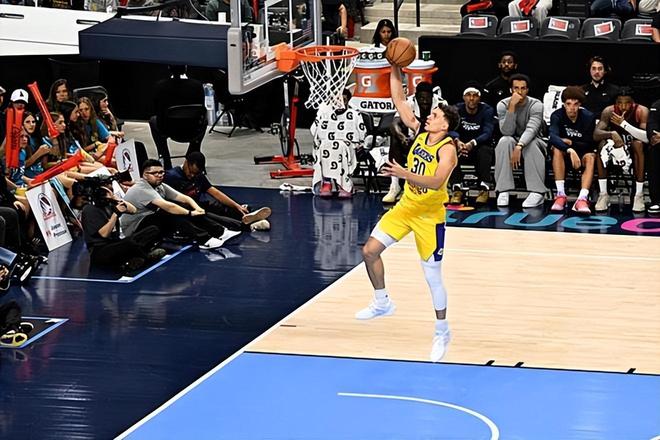 南湾湖人逆转胜撕裂城混音 马尼恩15+7助球队取关