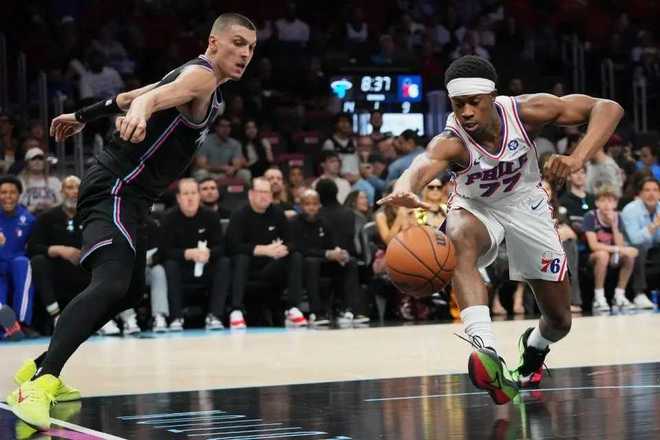 热火末节爆发逆转76人 恩比德三分难救主