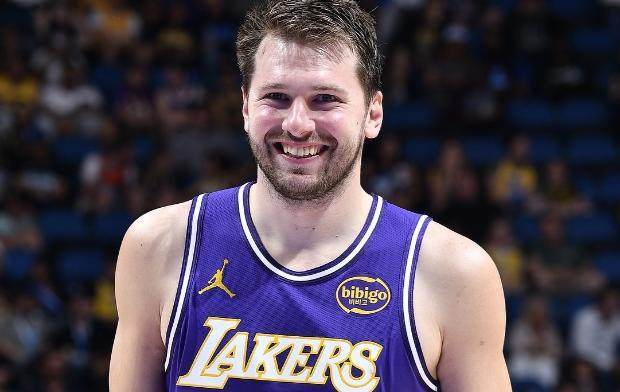 西部季后赛排名争夺白热化 湖人掘金双星爆发火