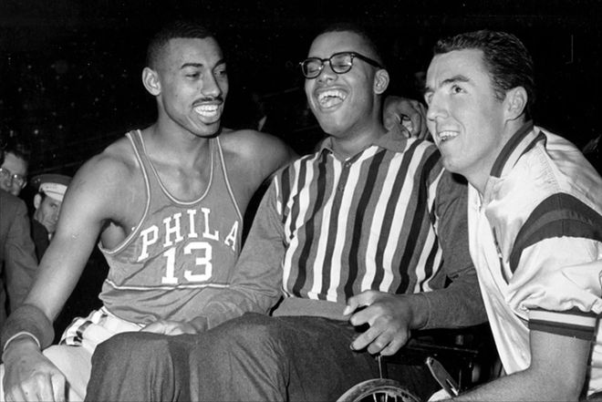 文班亚马遭遇脑震荡退赛 马刺系列赛1-1平开拓者