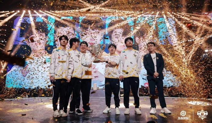 重庆狼队夺得二零二四年KPL春季赛冠军，梦之队
